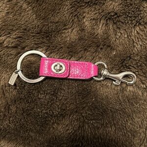 Coach trigger snap key ring with turnlock
